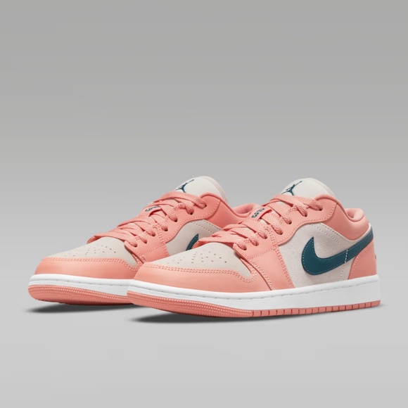 Nike Air Jordan 1 Low Size 8.5 WMNS - Picture 3 of 12